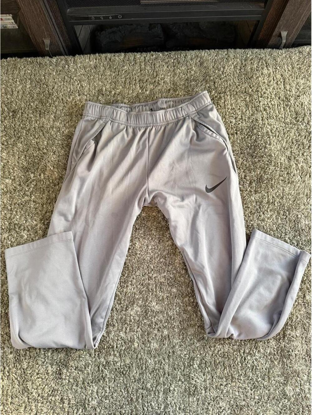 Nike Dri-FIT Standard Fit Gray Athletic Pants Medium